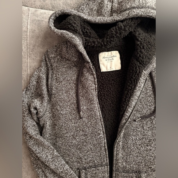 Abercrombie & Fitch Zip Up Sweater - Picture 3 of 15